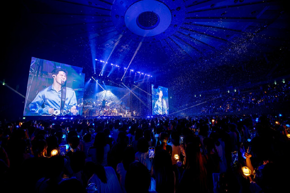 밴드 엔플라잉이 2026 N.Flying LIVE '&CON5 : into REM'(2026 엔플라잉 라이브 '엔콘5 : 인투 렘') 전국투어 서울 공연에서 팬들을 만나고 있다. [사진=FNC엔터테인먼트]