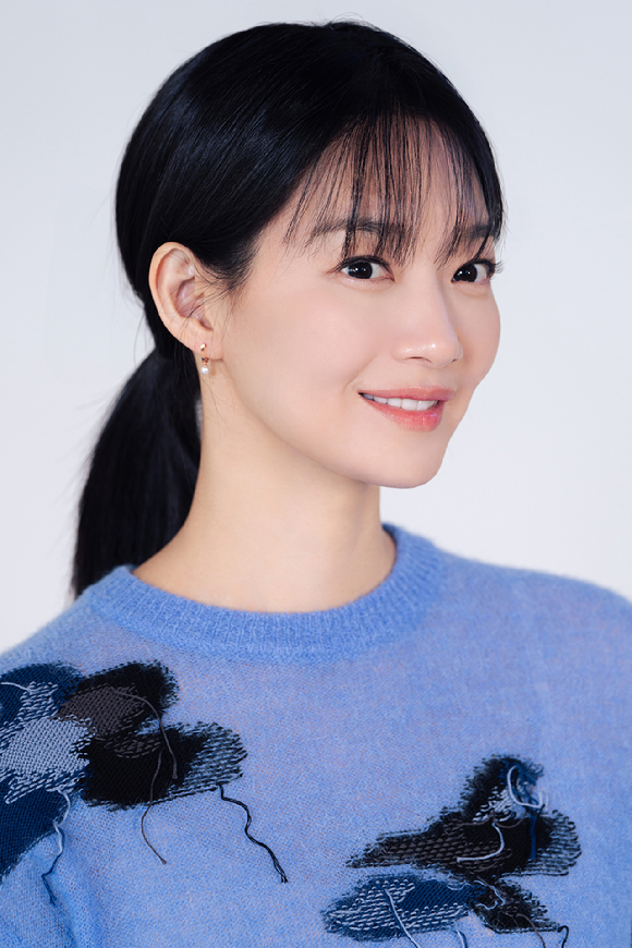 배우 신민아 꾸준한 의료 분야 후원 관련 프로필 이미지