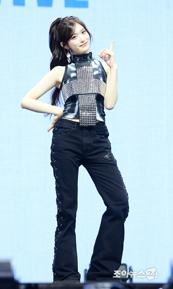 그룹 아이브 이서가 23일 오후 서울 광진구 광장동 예스24라이브홀에서 열린 아이브(IVE) 정규 2집 '리바이브 플러스'(REVIVE+) 발매 기념 쇼케이스에 참석하고 있다. [사진=정소희 기자]