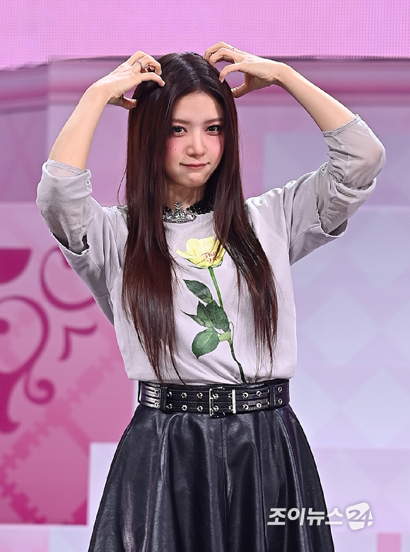 걸그룹 Baby DONT Cry(베이비돈크라이) 쿠미가 24일 오후 서울 용산구 블루스퀘어에서 열린 첫 미니 앨범 'AFTER CRY'(애프터 크라이) 컴백 쇼케이스에서 포토타임을 갖고 있다. [사진=곽영래 기자]