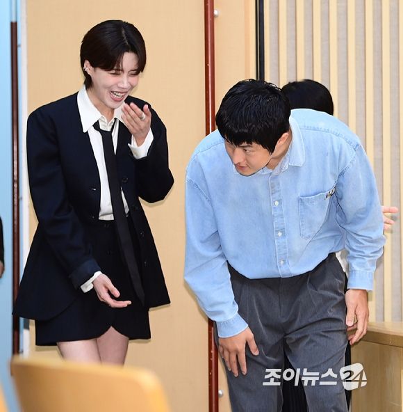 방송인 장도연과 기안84가 18일 오후 서울 목동 SBS사옥에서 열린 SBS 새 예능 '나의 AI파트너-기이안 연애' 제작발표회에 참석하고 있다. [사진=정소희 기자]