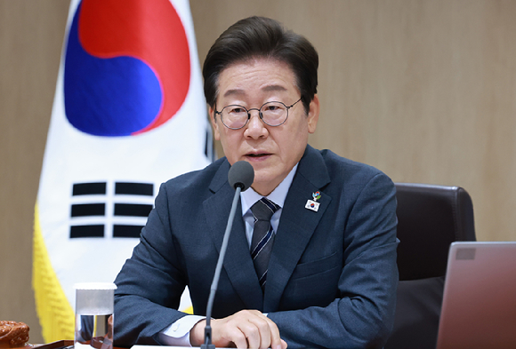 이재명 대통령이 지난 24일 서울 용산 대통령실 청사에서 열린 국무회의를 주재하고 있다. 2025.6.24 [사진=연합뉴스]