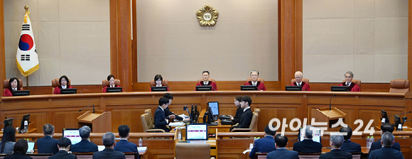 11일 서울 종로구 헌법재판소에서 열린 윤석열 대통령 탄핵심판 7차 변론기일에 헌법재판관들이 참석해 있다. [사진=사진공동취재단]