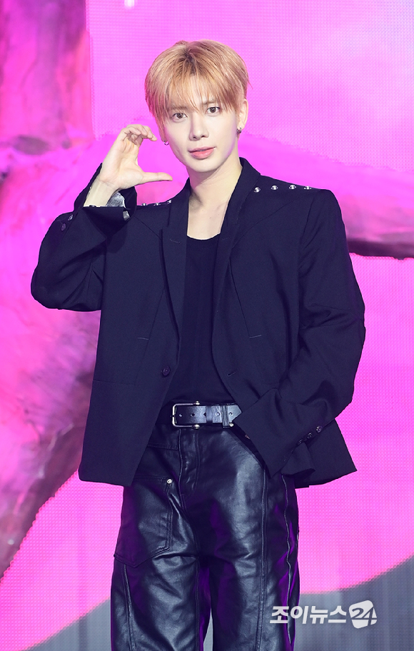 그룹 투모로우바이투게더 태현이 13일 오후 서울시 성북구 안암동 고려대학교 화정체육관에서 열린 투모로우바이투게더(TOMORROW X TOGETHER, TXT) 미니 8집 '7TH YEAR: 가시덤불에 잠시 바람이 멈췄을 때' 발매 기념 쇼케이스에 참석하고 있다. [사진=정소희 기자]