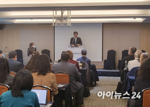 지난 2일 서울 센터마크호텔에서 열린 '글로벌 CBPR 포럼 워크숍'에서 최장혁 개인정보위 부위원장이 기조연설을 하고 있다. [사진=김혜경 기자]