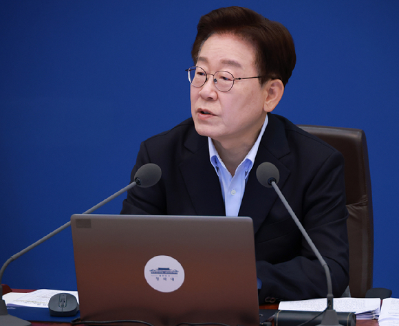 이재명 대통령이 23일 청와대에서 열린 국무회의 겸 비상경제점검회의에서 발언하고 있다. 2026.6.23 [사진=연합뉴스]