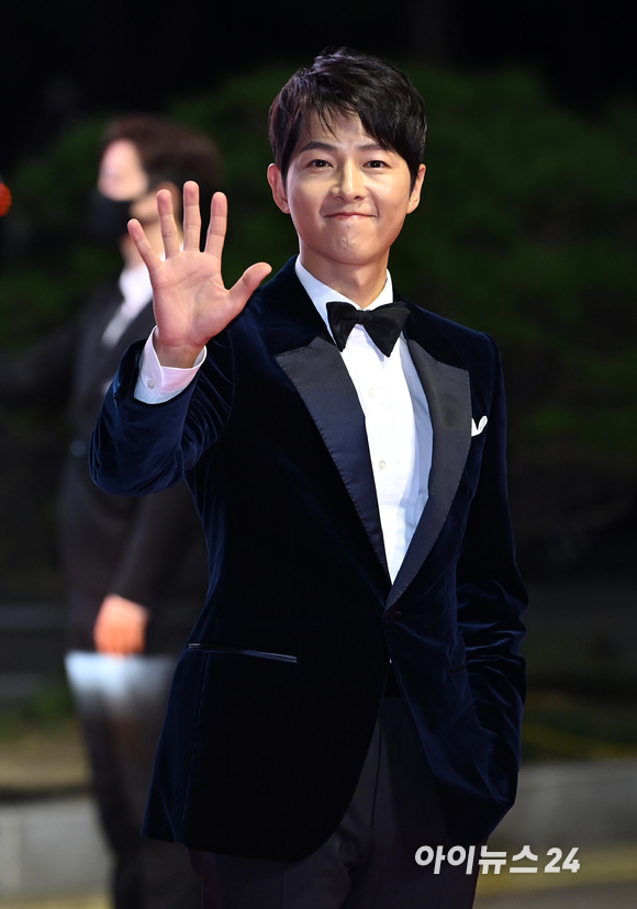 배우 송중기가 17일 오후 서울 여의도동 페어몬트 엠버서더호텔에서 열린 JTBC 새 금토일 드라마 '재벌집 막내아들' 제작발표회에 참석하고 있다. [사진=정소희 기자]