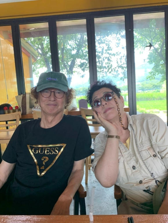 양희은, 故 전유성 먹먹한 추모 &quot;55년 지켜본 사이⋯잘 가요&quot;