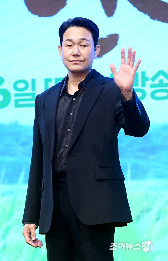 배우 박성웅이 25일 서울 구로구 디큐브시티 더세인트에서 진행된 KBS 2TV 미니시리즈 '심우면 연리리' 제작발표회에 참석하고 있다. [사진=정소희 기자]