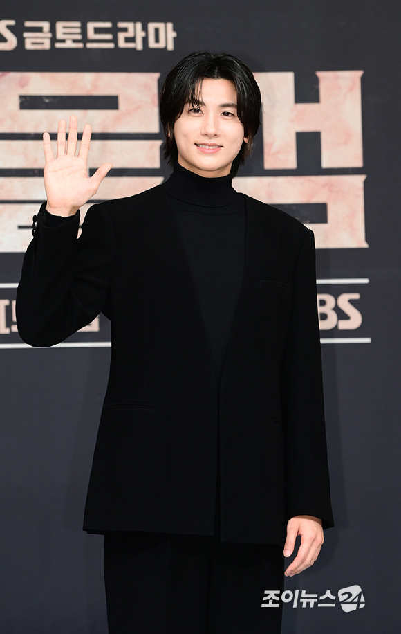 배우 박형식이 21일 오후 서울 양천구 목동 SBS에서 열린 SBS 새 금토드라마 '보물섬' 제작발표회에 참석 하고 있다. [사진=정소희 기자]