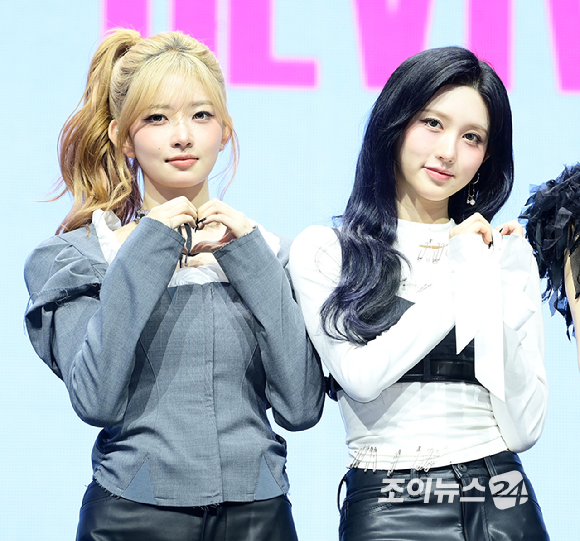 그룹 아이브가 23일 오후 서울 광진구 광장동 예스24라이브홀에서 열린 아이브(IVE) 정규 2집 '리바이브 플러스'(REVIVE+) 발매 기념 쇼케이스에 참석하고 있다. [사진=정소희 기자]