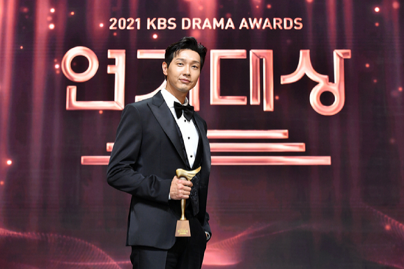 KBS연기대상 지현우 [사진=KBS]