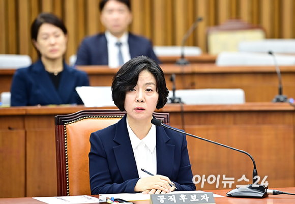 이숙연 대법관 후보자가 25일 오전 서울 여의도 국회에서 열린 임명동의안 심사를 위한 인사청문회에서 발언하고 있다. [사진=곽영래 기자]