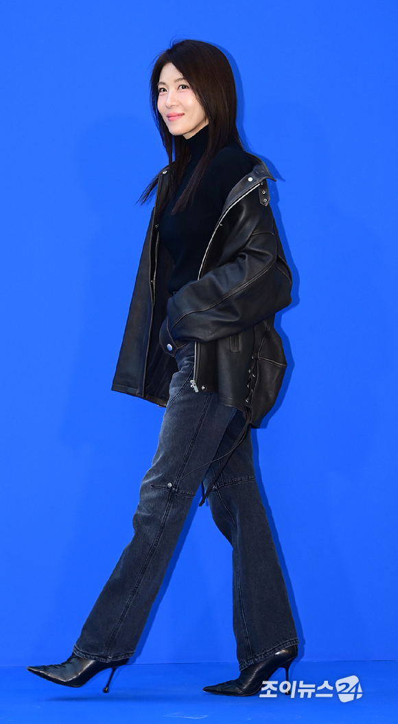 배우 하지원이 5일 오후 서울 강남구 청담동에서 열린 타임 서울 플래그십 스토어 오픈 기념 포토월 행사에 참석하고 있다. [사진=정소희 기자]