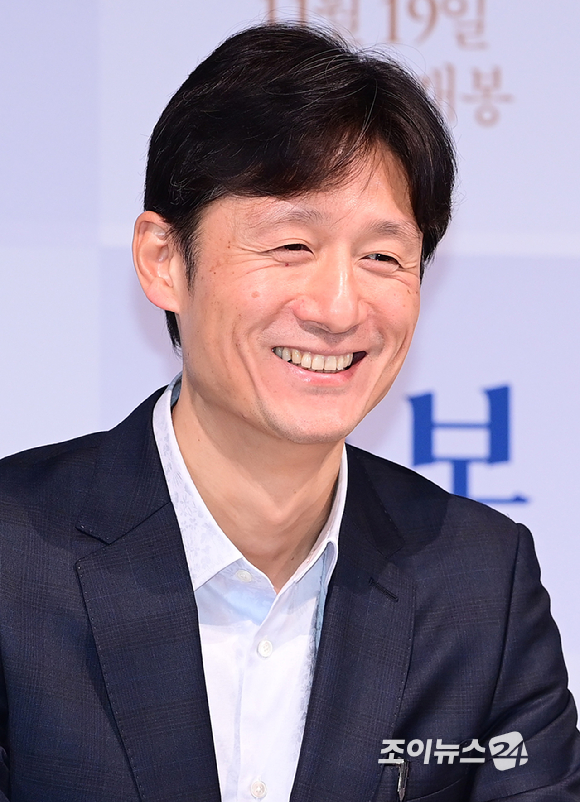 일본 천만영화 '국보'를 연출한 재일 한국인 이상일 감독이 13일 오후 서울 용산구 CGV용산아이파크몰에서 열린 영화 '국보' 언론시사 후 내한 기자간담회에 참석하고 있다. [사진=정소희 기자]