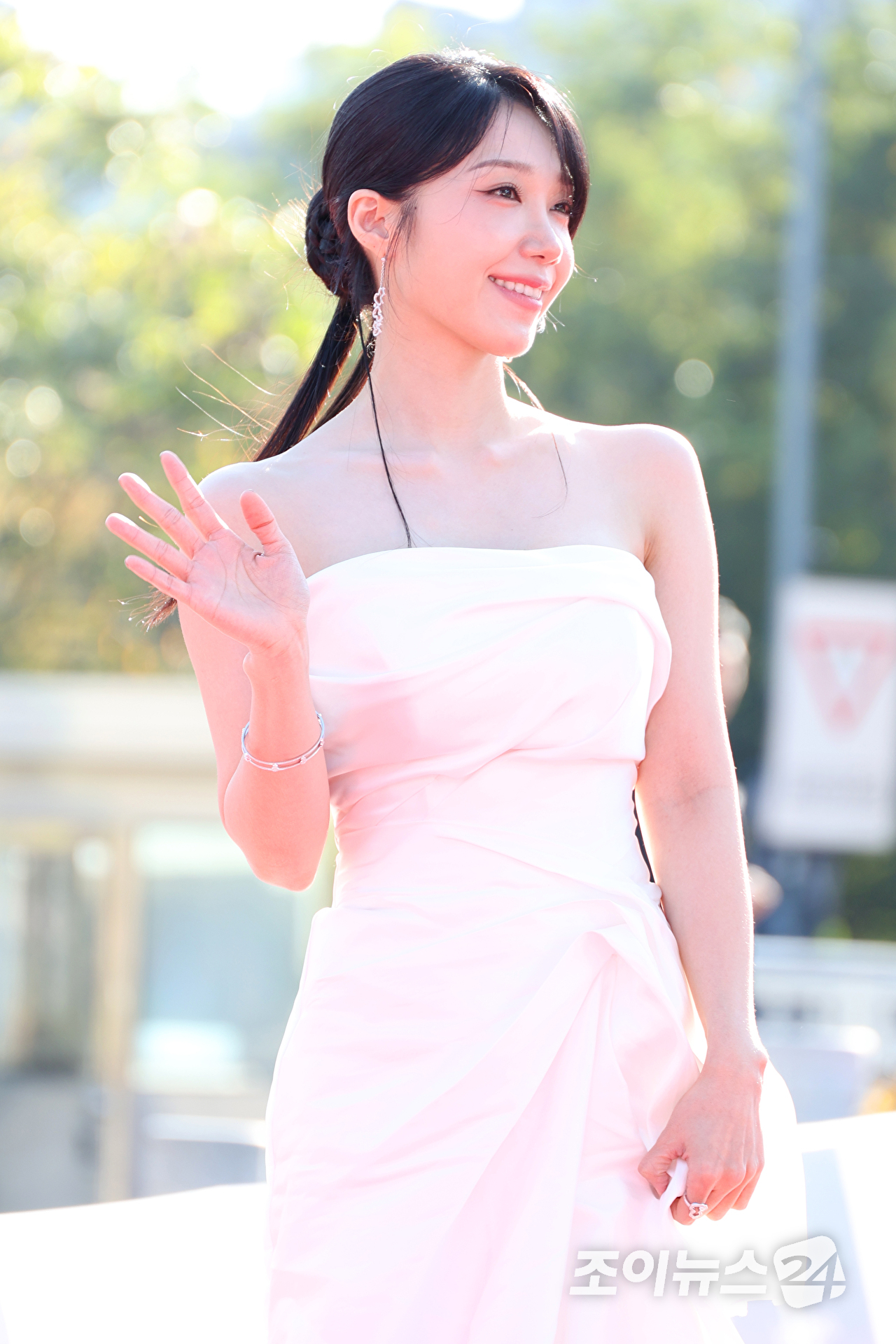 그룹 에이핑크 정은지가 8일 오후 서울 영등포구 여의도 KBS홀에서 진행된 '서울드라마어워즈 2026'에 참석해 레드카펫을 밟고 있다. [사진=문수지 기자]