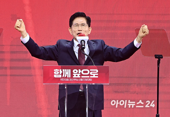 김문수 국민의힘 대선 후보가 3일 오후 경기 일산 킨텍스에서 열린 제5차 전당대회에서 수락 연설을 하고 있다. [사진=곽영래 기자]