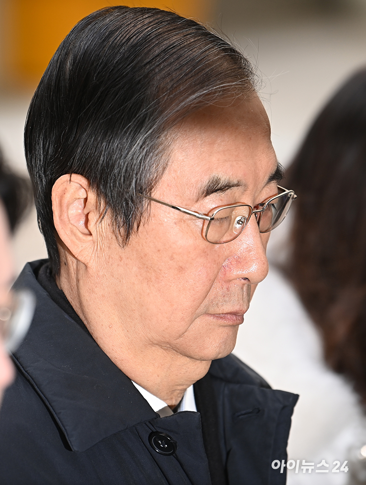 내란 방조 및 내란 중요임무 종사 혐의를 받는 한덕수 전 국무총리가 26일 서울중앙지법에서 열린 결심 공판에 출석하고 있다. [사진=곽영래 기자]