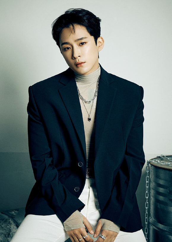 FT아일랜드 이재진이 뮤지컬 '로미오와 줄리엣'에 출연한다. [사진=FNC엔터테인먼트]