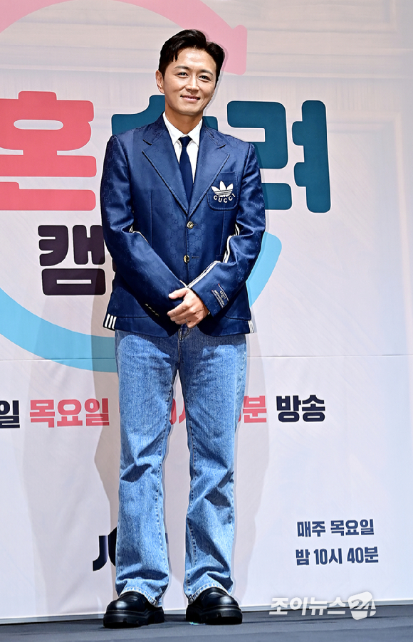 배우 진태현이 13일 오전 서울 신도림 라마다호텔에서 열린 JTBC 새 예능 '이혼숙려캠프' 제작발표회에서 포토타임을 갖고 있다. [사진=곽영래 기자]