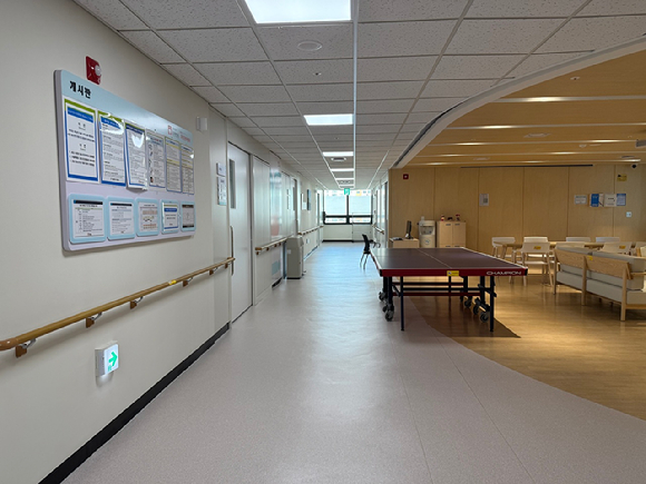 서울시가 마약 사용자에게 중독상담부터 입원&middot;재활&middot;사회복귀까지 지원하는 '서울시 마약관리센터'를 정식 개소한다. 사진은 마약관리센터 병실의 모습. [사진=서울시]