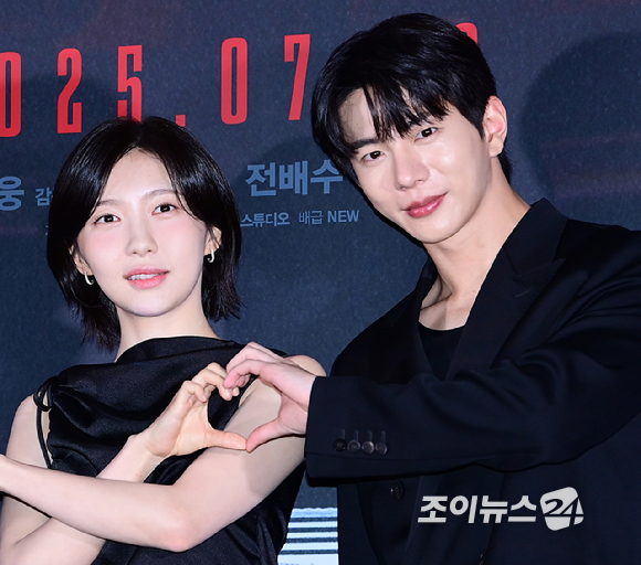 배우 전배수-주현영-최보민이 24일 오후 서울 용산구 CGV 용산아이파크몰에서 열린 영화 '괴기열차'(감독 탁세웅) 언론시사회에 참석하고 있다. [사진=정소희 기자]