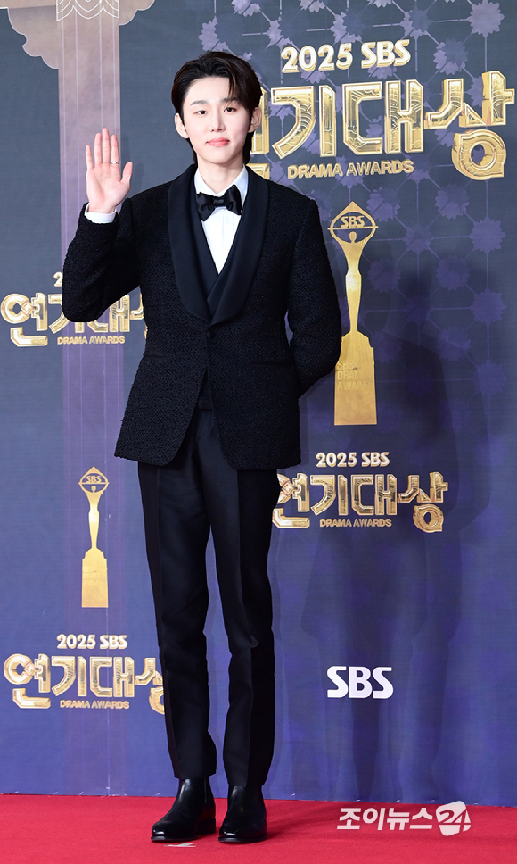 '우주메리미' 배우 서범준이 31일 오후 서울 마포구 상암동 SBS 프리즘타워에서 열린&nbsp;2025 SBS 연기대상&nbsp;레드카펫 행사에 참석하고 있다. [사진=정소희 기자]