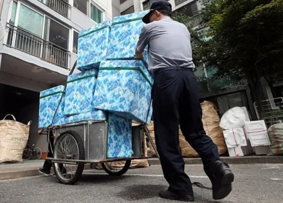 아파트 경비원. [사진=연합뉴스]