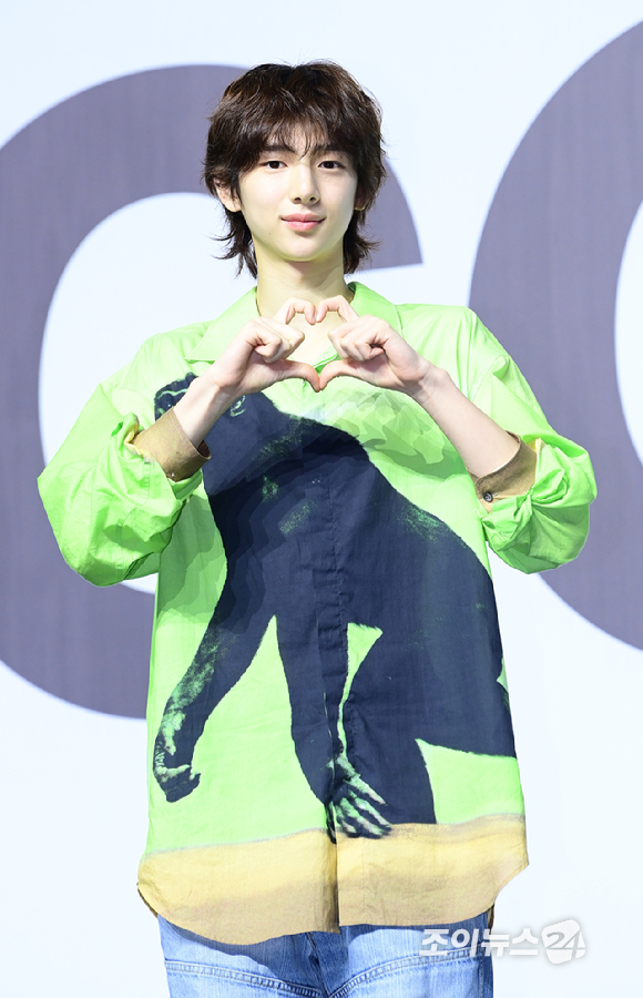 그룹 코르티스 주훈이 18일 오후 서울 용산구 블루스퀘어에서 열린 코르티스(CORTIS) 데뷔 쇼케이스 '컬러 아웃사이드 더 라인스'(COLOR OUTSIDE THE LINES)에 참석하고 있다. [사진=정소희 기자]