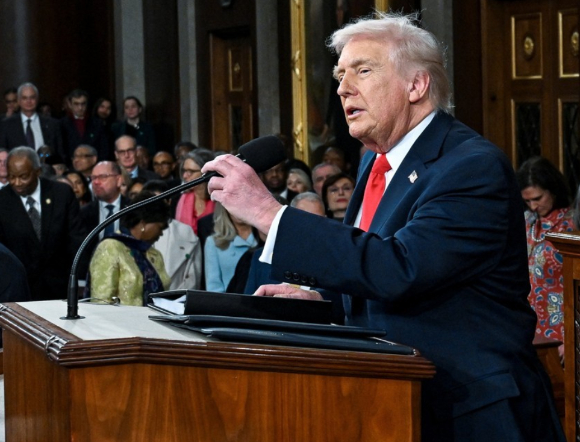 트럼프 대통령은 24일(현지시간) 의회 상&middot;하원 합동회의에서 행한 집권 2기 첫 국정연설을 통해 "지금이 바로 미국의 황금기"라고 밝혔다. [사진=로이터/연합뉴스]