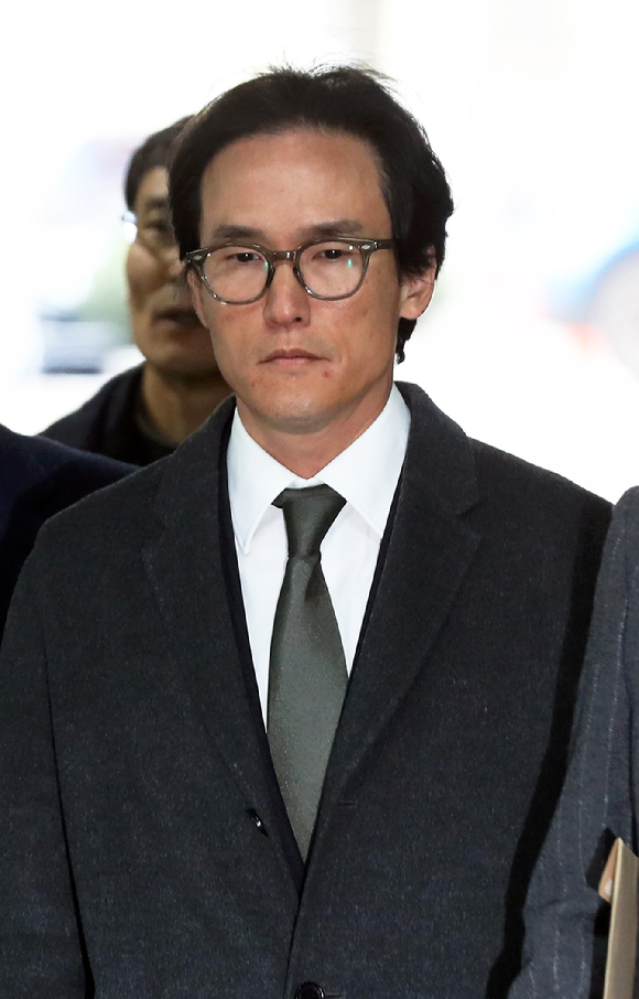 조현범 한국타이어 대표가 법원에 출석하고 있다. [사진=뉴시스]
