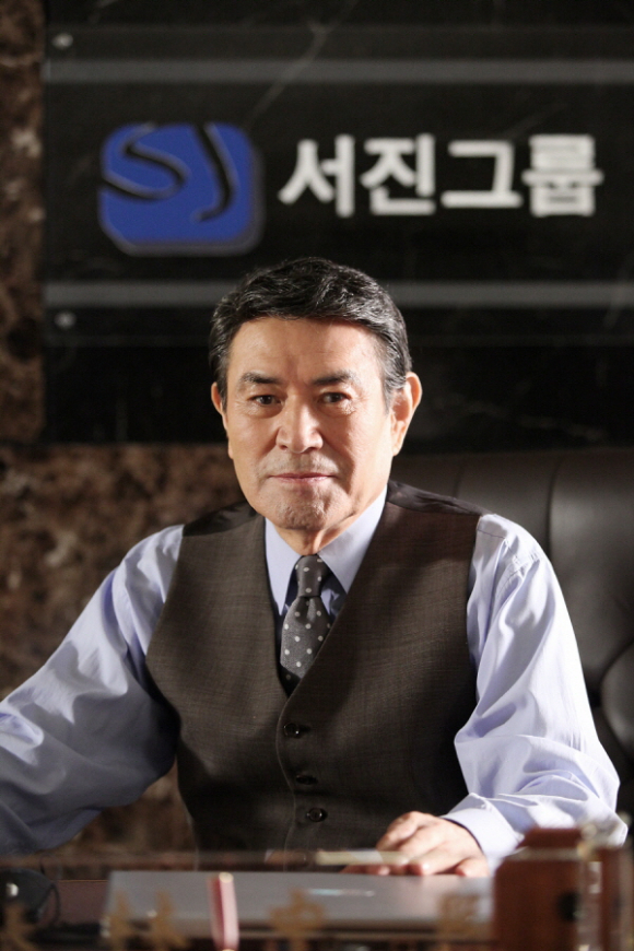 원로배우 남궁원이 5일 향년 90세로 별세했다. 사진은 지난 2011년 SBS 드라마 '여인의 향기'에 출연한 남궁원의 모습. [사진= SBS]