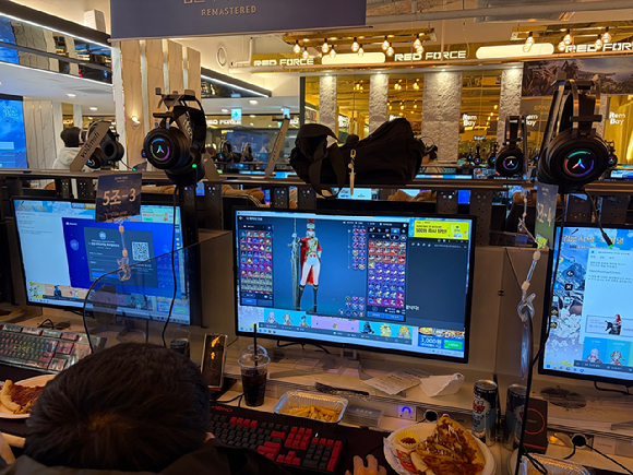 4월 11일 서울의 한 PC방에서 '하이델 피크닉: 샤카투 PC방 편'이 열렸다. [사진=펄어비스]