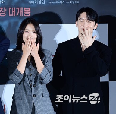 배우 김혜윤-김준한이 4일 오전 서울 용산 CGV 아이파크몰에서 열린 영화 '살목지'(감독 이상민) 제작보고회에 참석하고 있다. [사진=정소희 기자]