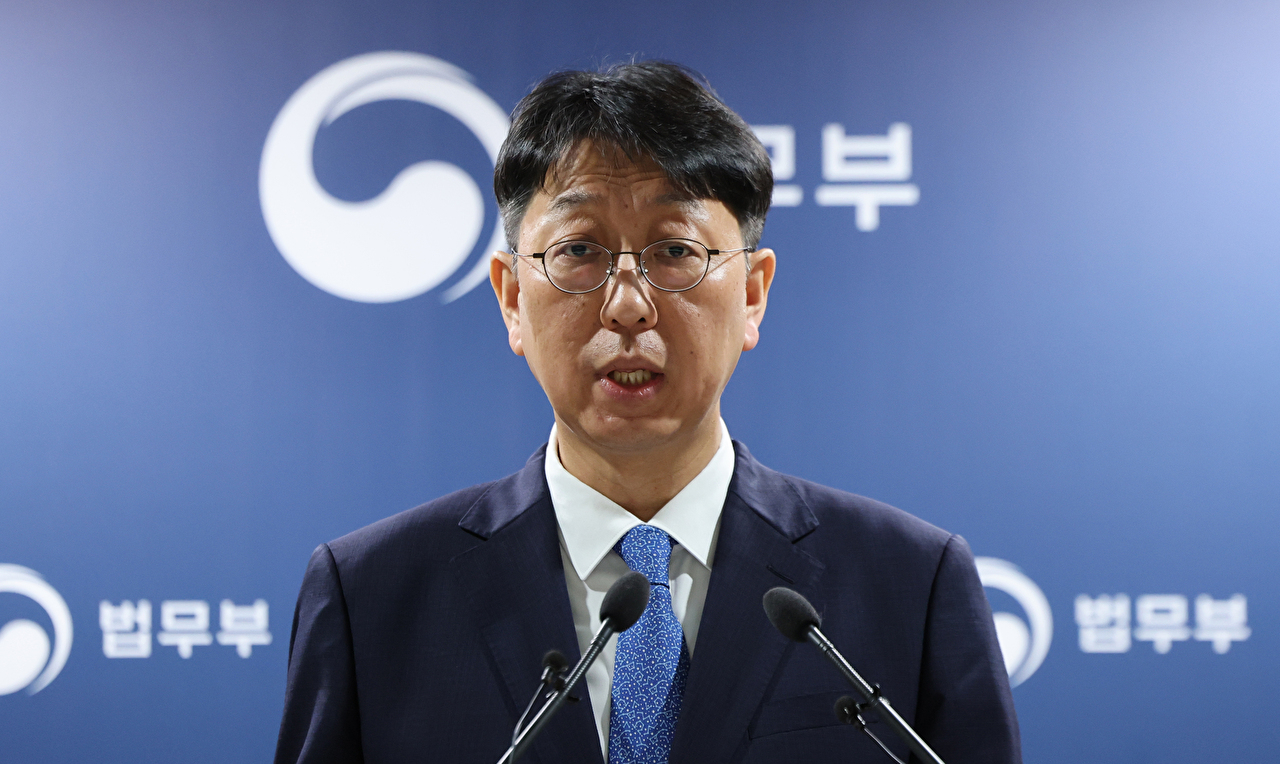 이응철 법무부 검찰국장이 22일 경기도 정부과천청사 법무부에서 공소청 직제안 관련 브리핑을 하고 있다. 2026.9.22 [사진=연합뉴스]