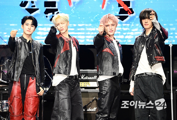 밴드 에이엠피가 21일 오후 서울 서대문구 예스24 원더로크홀에서 열린 AxMxP(에이엠피) 첫 번째 미니앨범 'Amplify My Way'(앰플리파이 마이 웨이) 프레스 쇼케이스에 참석하고 있다. [사진=정소희 기자]