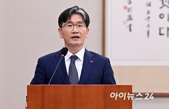 오동운 고위공직자범죄수사처장이 24일 서울 여의도 국회 법제사법위원회에서 열린 공수처에 대한 국정감사에서 업무보고를 하고 있다. [사진=곽영래 기자]