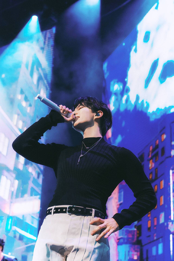 가수 겸 배우 이준호가 브라질 상파울루 비브라 상파울루에서 진행된 팬미팅에서 팬들을 만나고 있다. [사진=JYP엔터테인먼트]