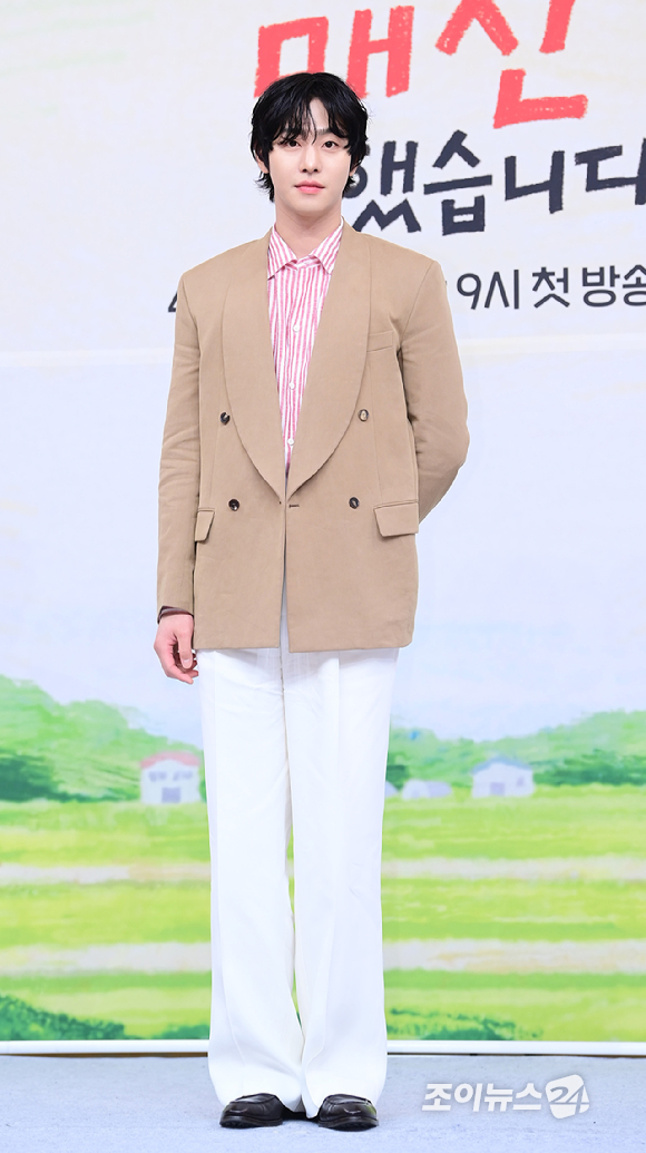 배우 안효섭이 15일 오후 서울 목동 SBS에서 열린 SBS 새 수목드라마 '오늘도 매진했습니다' 제작발표회에 참석하고 있다. [사진=정소희 기자]