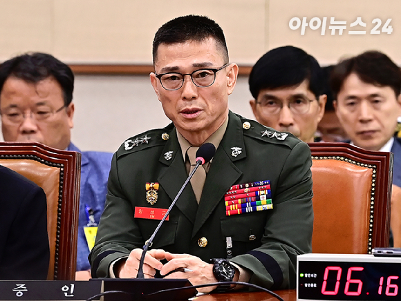 2024년 7월 19일 당시 임성근 전 해병대 1사단장이 서울 여의도 국회에서 열린 법제사법위원회 윤석열 대통령 탄핵소추안 즉각 발의 요청에 관한 청원 관련 청문회에서 의원 질의에 답변하고 있다. [사진=곽영래 기자]