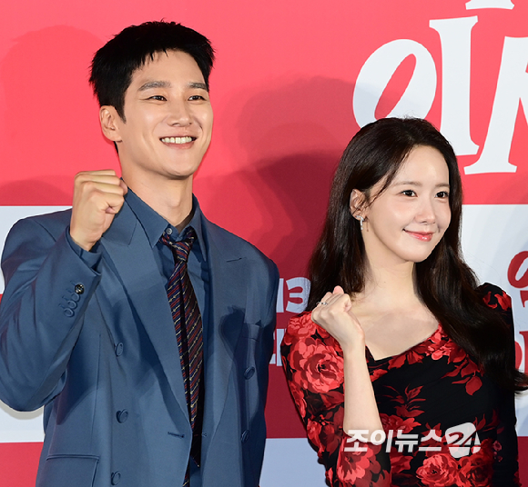 배우 임윤아와 안보현이 9일 오전 서울 CGV 용산아이파크몰에서 열린 영화 '악마가 이사왔다'(감독 이상근) 제작보고회에 참석하고 있다. [사진=정소희 기자]