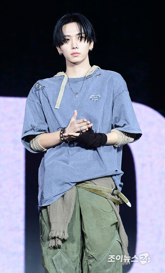 그룹 보이넥스트도어 명재현이 20일 오후 서울 강서구 KBS아레나에서 열린 보이넥스트도어(BOYNEXTDOOR) 새 앨범 '디 액션'(The Action) 쇼케이스에 참석하고 있다. [사진=정소희 기자]