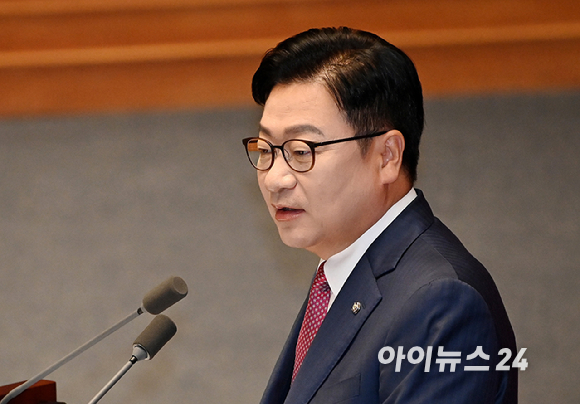 정점식 국민의힘 원내대표가 8일 국회에서 열린 정기국회 제4차 본회의에서 교섭단체 대표 연설을 하고 있다. [사진=곽영래 기자]