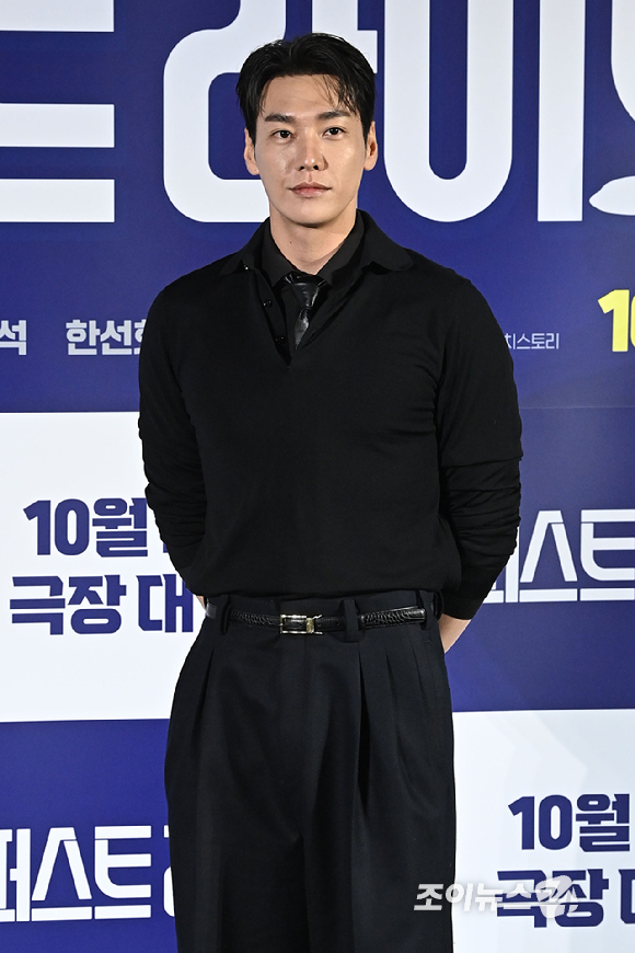 배우 김영광이 25일 서울 용산구 CGV 용산아이파크몰점에서 열린 영화 '퍼스트 라이드'(감독 남대중) 제작보고회에 참석해 포즈를 취하고 있다. [사진=문수지 기자]