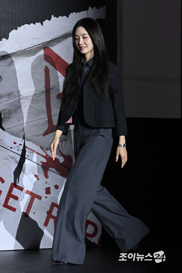 배우 박규영이 25일 오후 서울 광진구 자양동 롯데시네마 건대입구점에서 열린 넷플릭스 영화 '사마귀'(감독 이태성) 제작보고회에 참석해 포즈를 취하고 있다. [사진=문수지 기자]