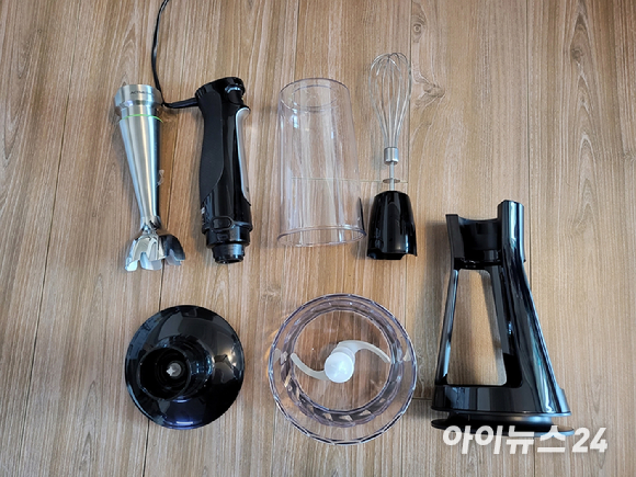 브라운 핸드블렌더 'MQ 7035X' 구성품 [사진=서민지 기자]