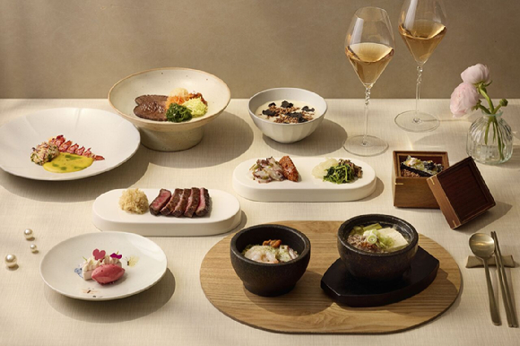 조각보 키친의 발렌타인데이 디너. [사진=안다즈 서울 강남]