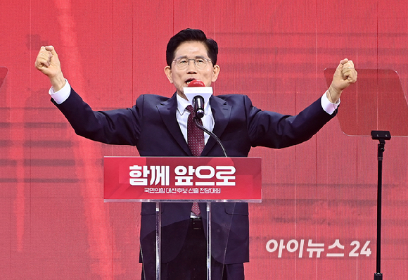김문수 국민의힘 대선 후보가 3일 오후 경기 일산 킨텍스에서 열린 제5차 전당대회에서 수락 연설을 하고 있다. [사진=곽영래 기자]
