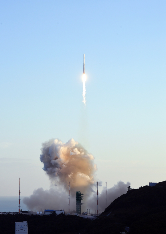 지난해 10월 21일 한국형발사체 '누리호'가 우주로 비행하고 있다. [사진=한국항공우주연구원]