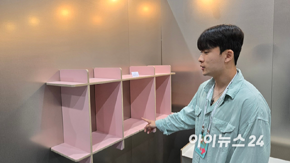 11일 마곡 강서구 코엑스마곡에서 열린 2025 마곡리빙디자인페어를 찾은 방문객들이 부스를 둘러보고 있다. [사진=진광찬 기자]